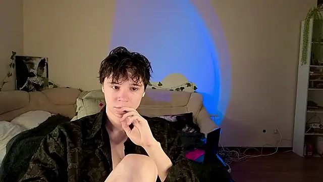 AnthonyCuutie online show from March 7, 5:37 am