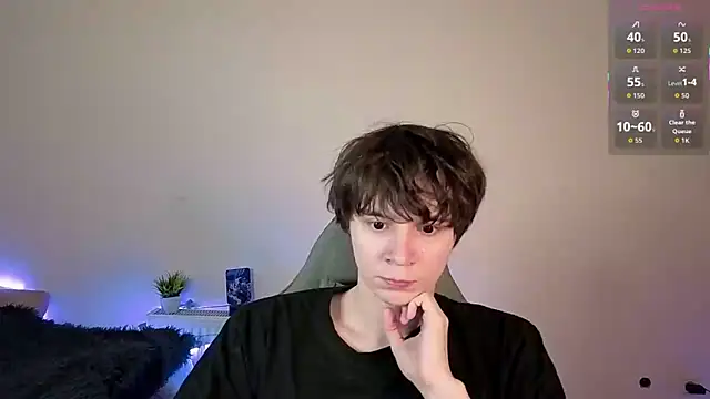 Snapshot of AnthonyCuutie chatting on June 5, 5:14 am AnthonyCuutie online show from June 5, 5:14 am