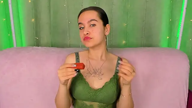 AishaTempt online show from May 21, 8:43 am