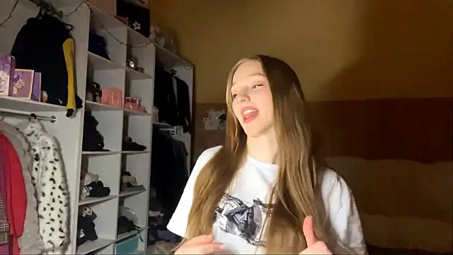 Snapshot of Anika_Socutehe chatting on February 28, 6:09 pm Anika Socutehe online show from February 28, 6:09 pm