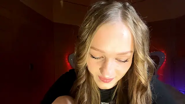 Anika Socutehe online show from April 15, 7:43 pm