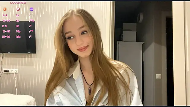 Snapshot of Anika_Socutehe chatting on June 10, 7:13 pm Anika Socutehe online show from June 10, 7:13 pm