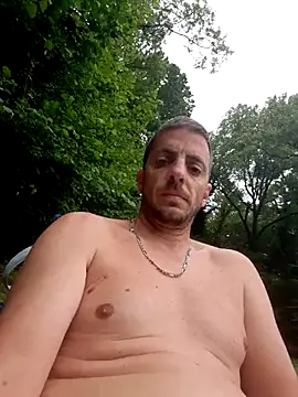Snapshot of hommebi64 chatting on May 31, 8:10 am hommebi64 online show from May 31, 8:10 am
