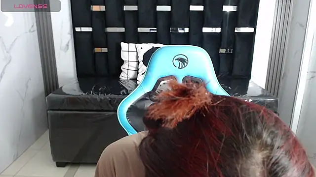 Snapshot of Sophirose_a chatting on March 4, 12:00 pm Sophirose a online show from March 4, 12:00 pm