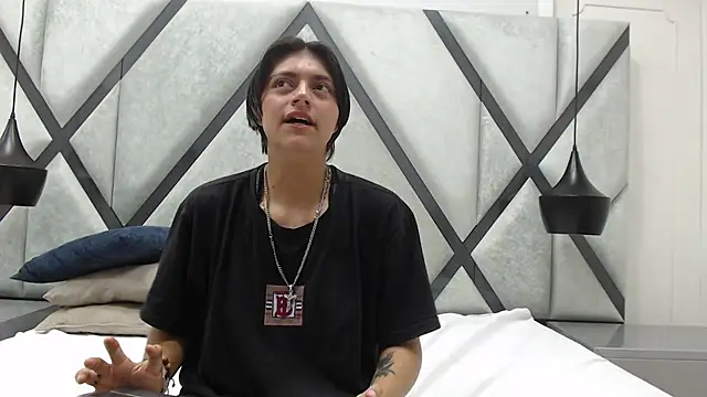 Snapshot of Scarlett_Millerr chatting on February 27, 3:01 pm Scarlett Millerr online show from February 27, 3:01 pm