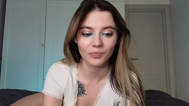 Snapshot of AliceTease chatting on May 30, 4:59 pm AliceTease online show from May 30, 4:59 pm