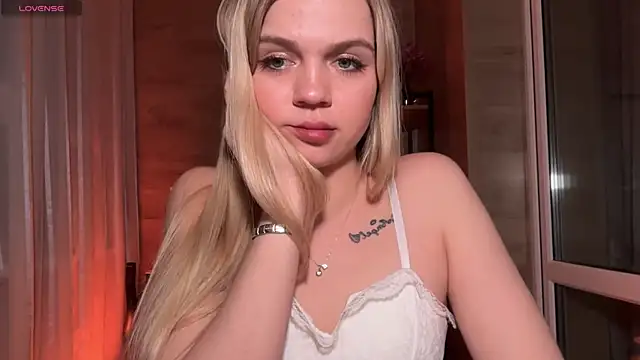 AlexaDeviliciouss online show from May 28, 7:22 pm