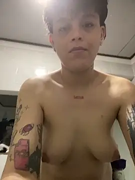 Snapshot of TomBoy_Natali chatting on May 19, 3:46 am TomBoy Natali online show from May 19, 3:46 am