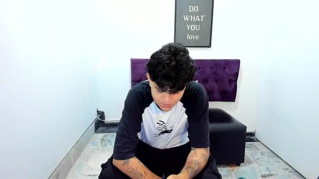 Snapshot of TomBoy_Natali chatting on May 23, 6:56 pm TomBoy Natali online show from May 23, 6:56 pm