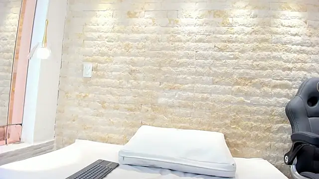 Snapshot of anny_scotte chatting on March 2, 6:59 pm anny scotte online show from March 2, 6:59 pm