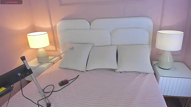 reze chaw online show from March 8, 11:25 am