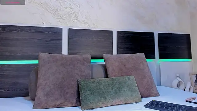 Natalia Cruzz online show from March 18, 8:01 pm