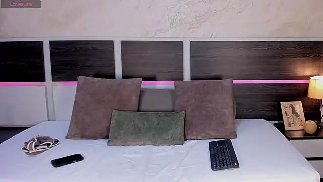 Natalia Cruzz online show from April 17, 8:01 pm