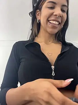 VioletaHills  online show from March 15, 1:39 pm