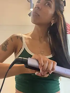 VioletaHills  online show from April 7, 12:27 pm