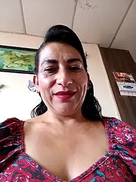 Lucia Rios online show from April 20, 10:00 pm