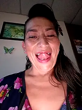 Lucia Rios online show from May 6, 11:10 pm