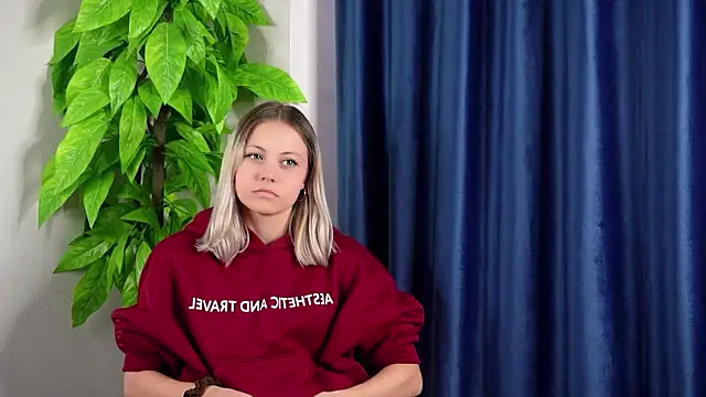 Snapshot of VeniceMoock chatting on March 4, 9:37 am VeniceMoock online show from March 4, 9:37 am