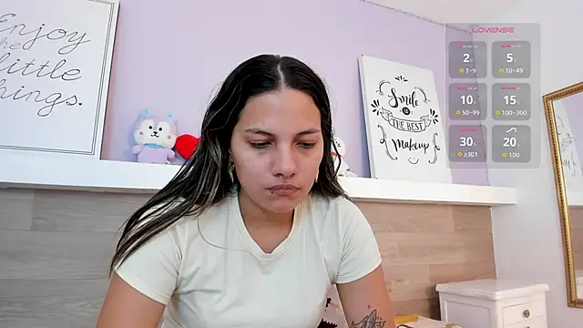 EmmaSanchez  online show from May 26, 1:40 pm