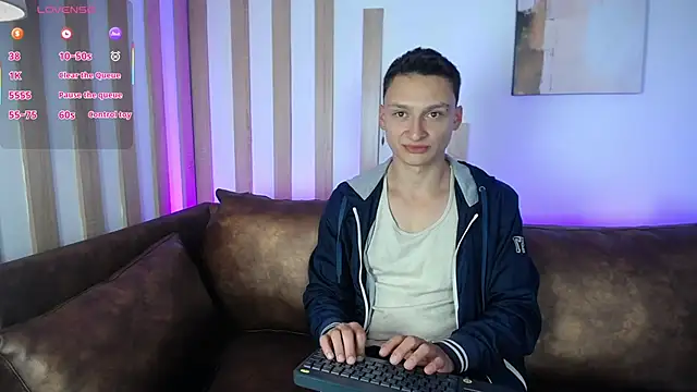 Snapshot of DIEGO_JONES chatting on June 9, 1:23 pm DIEGO JONES online show from June 9, 1:23 pm