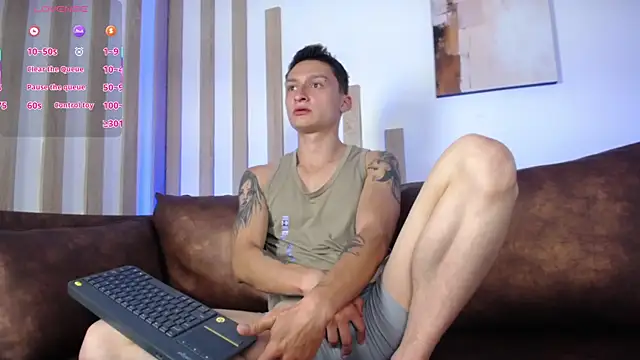 Snapshot of DIEGO_JONES chatting on June 30, 1:12 pm DIEGO JONES online show from June 30, 1:12 pm