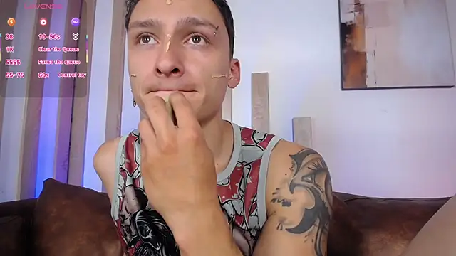 Snapshot of DIEGO_JONES chatting on July 9, 12:53 pm DIEGO JONES online show from July 9, 12:53 pm