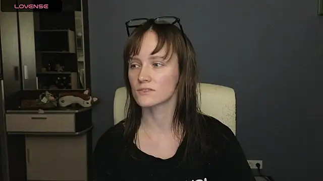 Tender Swan online show from April 17, 9:51 pm