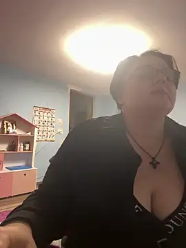 I amArquette online show from March 5, 5:31 pm