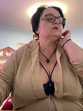 I amArquette online show from March 16, 11:36 am