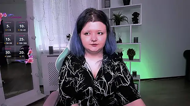 Lunaar  online show from April 17, 5:32 am