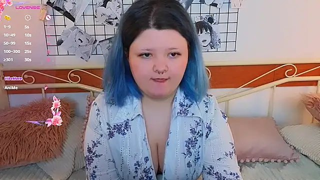 Snapshot of Lunaar_ chatting on May 4, 5:58 am Lunaar online show from May 4, 5:58 am