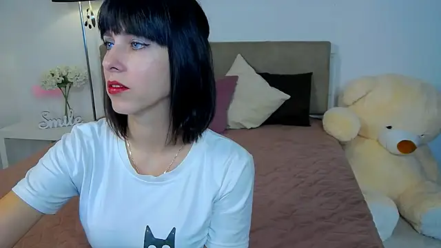 HeidieRaven online show from April 15, 12:34 pm