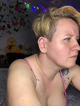 SofiaAmour online show from April 7, 8:20 pm