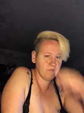 Snapshot of SofiaAmour chatting on June 20, 6:33 pm SofiaAmour online show from June 20, 6:33 pm