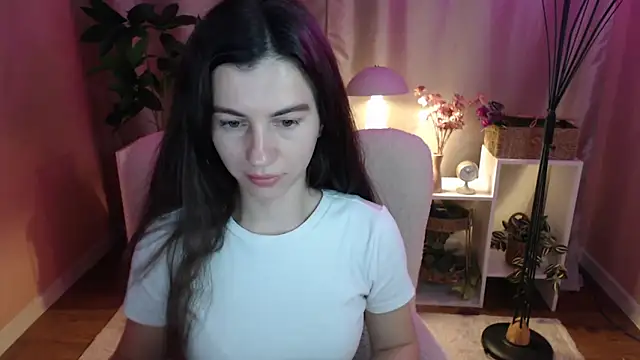 MistyBree online show from April 17, 8:17 am