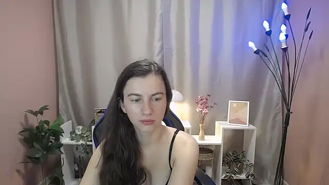 MistyBree online show from July 17, 8:10 am