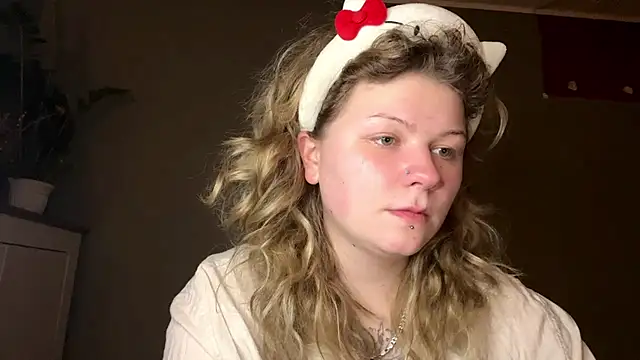 YoungAlina online show from April 16, 8:20 pm