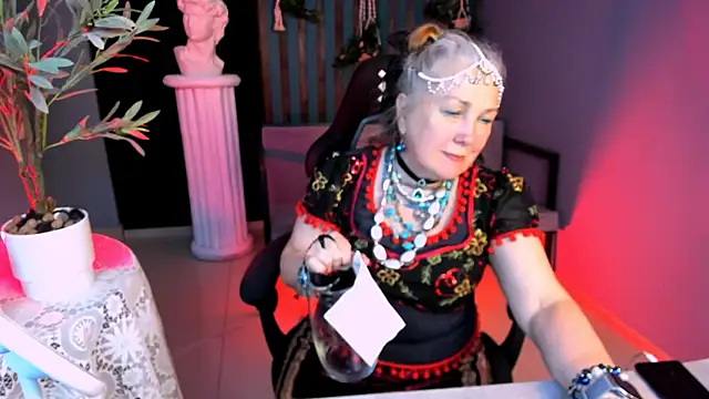 LilaMaharani online show from April 2, 2:04 pm