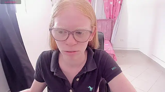 Albingirl online show from March 31, 7:25 pm