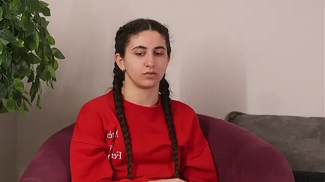 NellieKook online show from March 7, 9:17 am