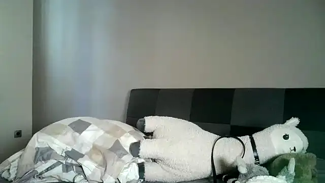 itsmemayarose online show from April 25, 12:30 pm