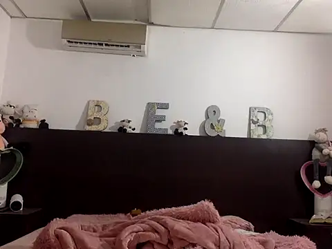 mommy-Milf online show from March 8, 2:43 pm