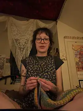 Snapshot of Anniething chatting on March 3, 3:56 am Anniething online show from March 3, 3:56 am