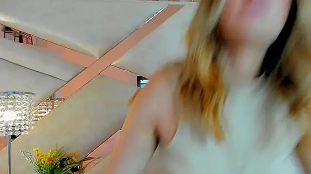 Snapshot of lucy_davies chatting on July 20, 12:40 pm lucy davies online show from July 20, 12:40 pm