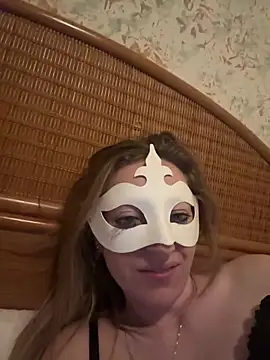 AdamoedEva online show from April 5, 9:12 pm