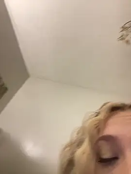 imkhloe online show from March 15, 2:06 am