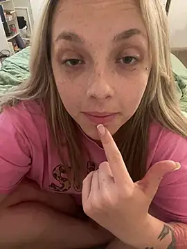 imkhloe online show from April 13, 10:37 pm