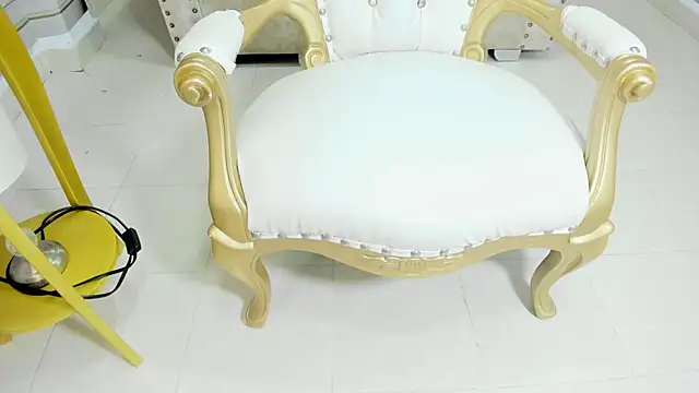 ariana pocahontas online show from April 10, 5:01 am