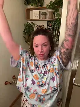 lexxyypnw online show from May 13, 6:49 pm