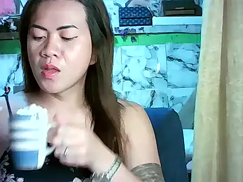 ur lovelychen online show from March 31, 4:46 am